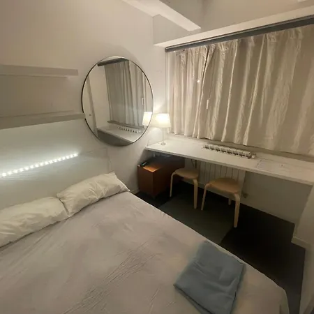 Piccola Accogliente E Luminosa In Condiviso Con Bagno Privato E Terrazza Vista Mare Trieste