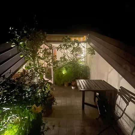 Piccola In Condiviso Con Terrazza Vista Mare, Shared Bed and breakfast